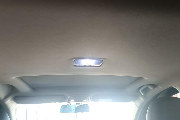 Used Haval M6 2019 1.5T DCT Two-Wheel Drive Value Edition China VI Standard Headliner