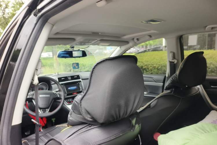 Used Haval M6 2019 1.5T Manual Two-Wheel Drive Elite Version China VI Standard Headliner
