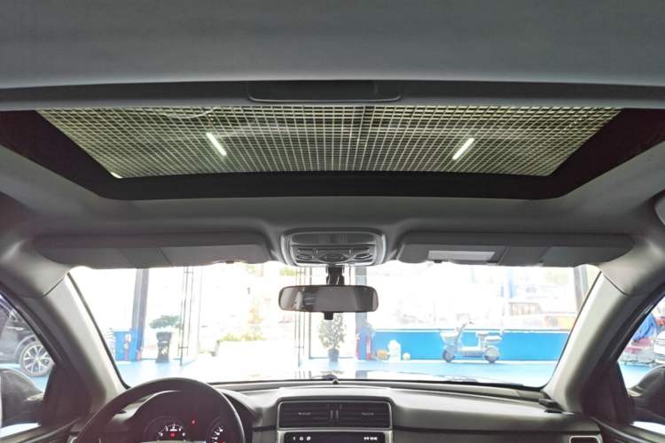 Used Haval M6 2019 1.5T DCT Two-Wheel Drive Value Edition China VI Standard Headliner
