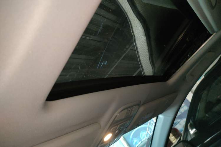 Used Haval M6 2019 1.5T Manual Two-Wheel Drive Elite Version China VI Standard Headliner
