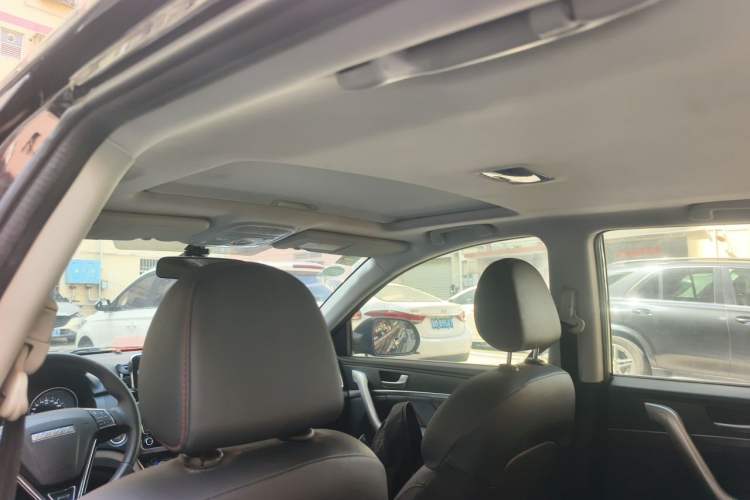 Used Haval M6 2019 1.5T Manual Two-Wheel Drive Elite Version China VI Standard Headliner