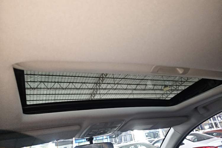 Used Haval M6 2019 1.5T DCT Two-Wheel Drive Elite Version China V Standard Headliner