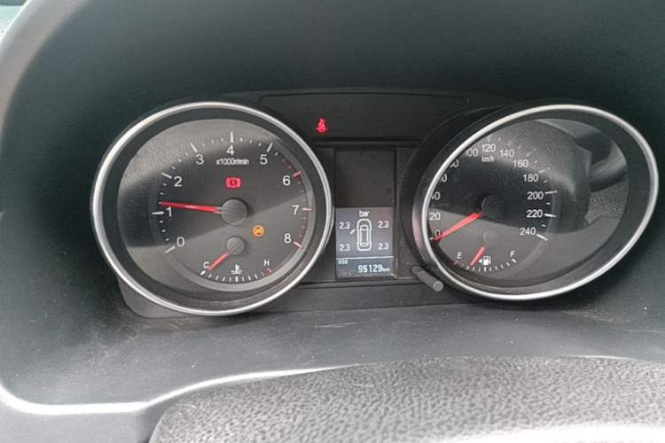 Used Haval M6 2019 1.5T Manual Two-Wheel Drive Elite Version China VI Standard Instrument Cluster