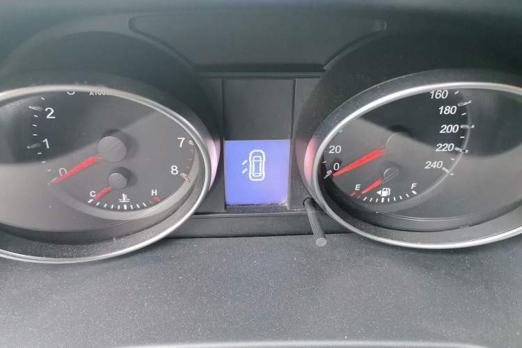 Used Haval M6 2019 1.5T DCT Two-Wheel Drive Value Edition China VI Standard Instrument Cluster