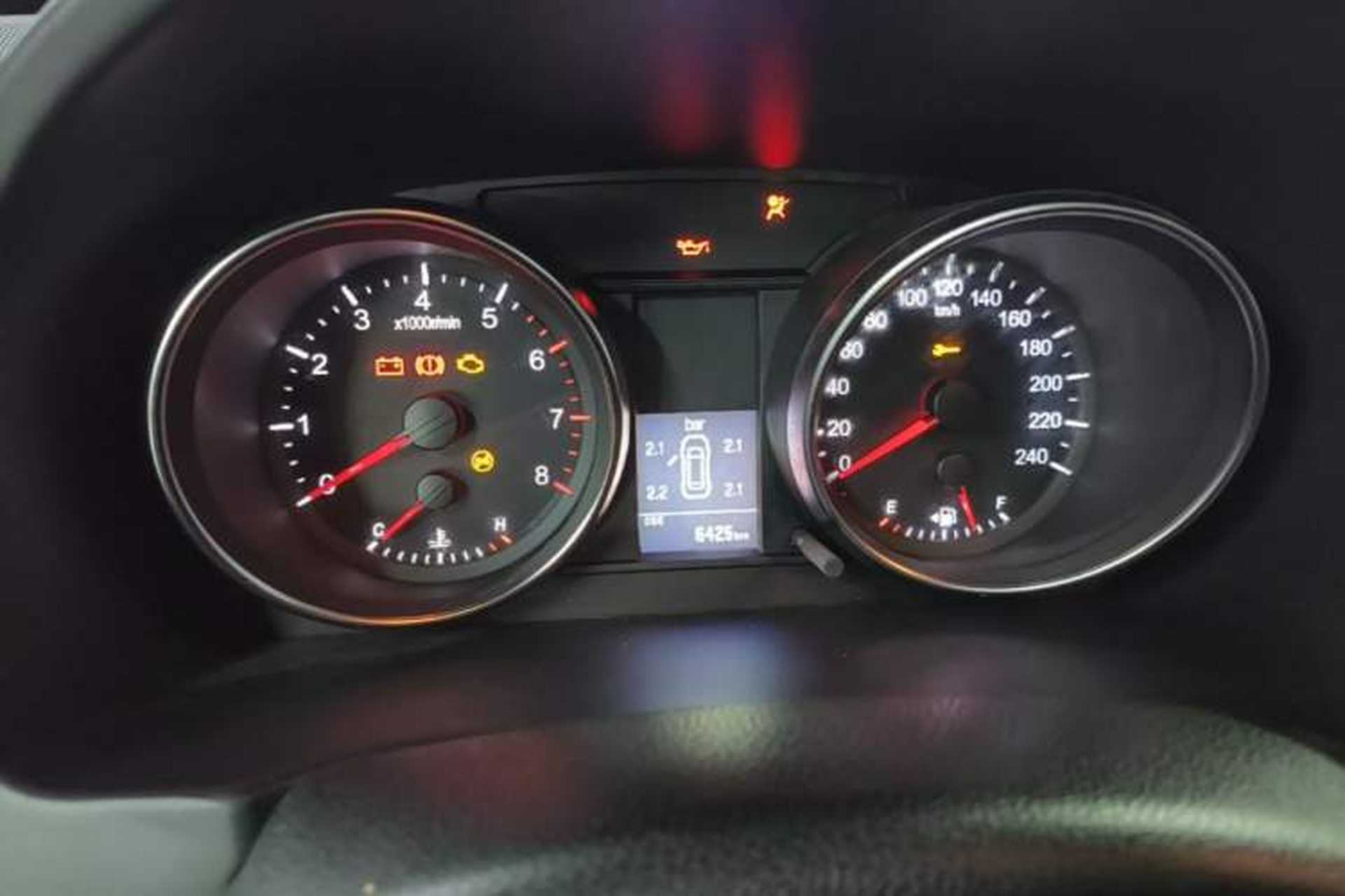 Used Haval M6 2019 1.5T Manual Two-Wheel Drive Elite Version China VI Standard Instrument Cluster