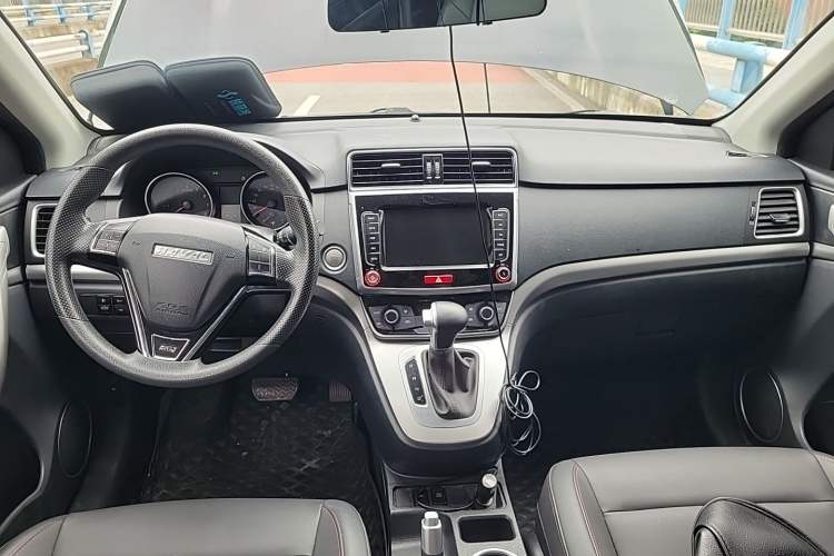Used Haval M6 2019 1.5T DCT Two-Wheel Drive Value Edition China VI Standard Interior 2