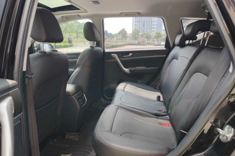 Used Haval M6 2019 1.5T DCT Two-Wheel Drive Elite Version China VI Standard Interior 2