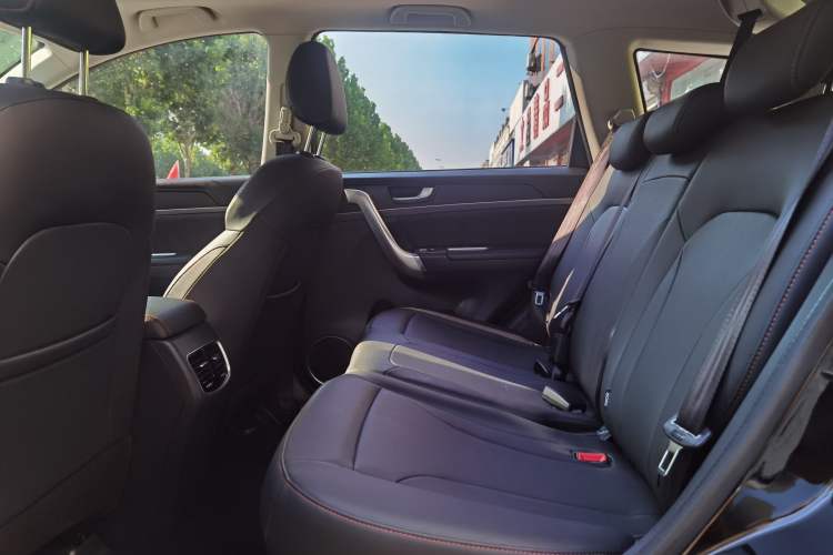Used Haval M6 2019 1.5T DCT Two-Wheel Drive Elite Version China VI Standard Interior 3