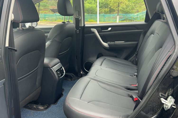 Used Haval M6 2019 1.5T DCT Two-Wheel Drive Elite Version China VI Standard Interior 3