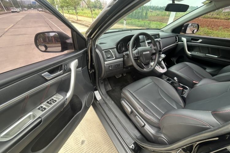Used Haval M6 2019 1.5T DCT Two-Wheel Drive Elite Version China VI Standard Interior 3