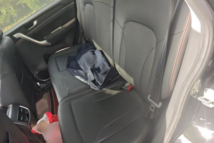 Used Haval M6 2019 1.5T DCT Two-Wheel Drive Value Edition China VI Standard Interior 4