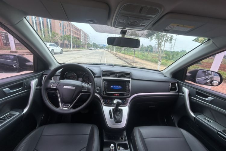 Used Haval M6 2019 1.5T DCT Two-Wheel Drive Elite Version China VI Standard Interior 4