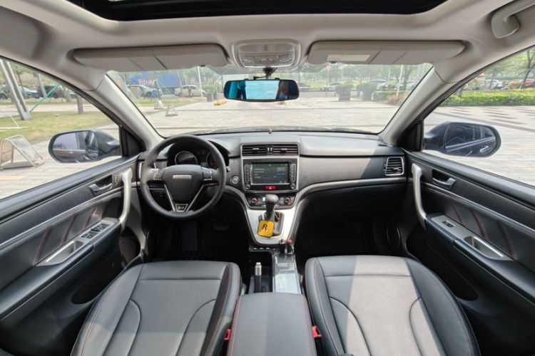 Used Haval M6 2019 1.5T DCT Two-Wheel Drive Elite Version China VI Standard Interior 4