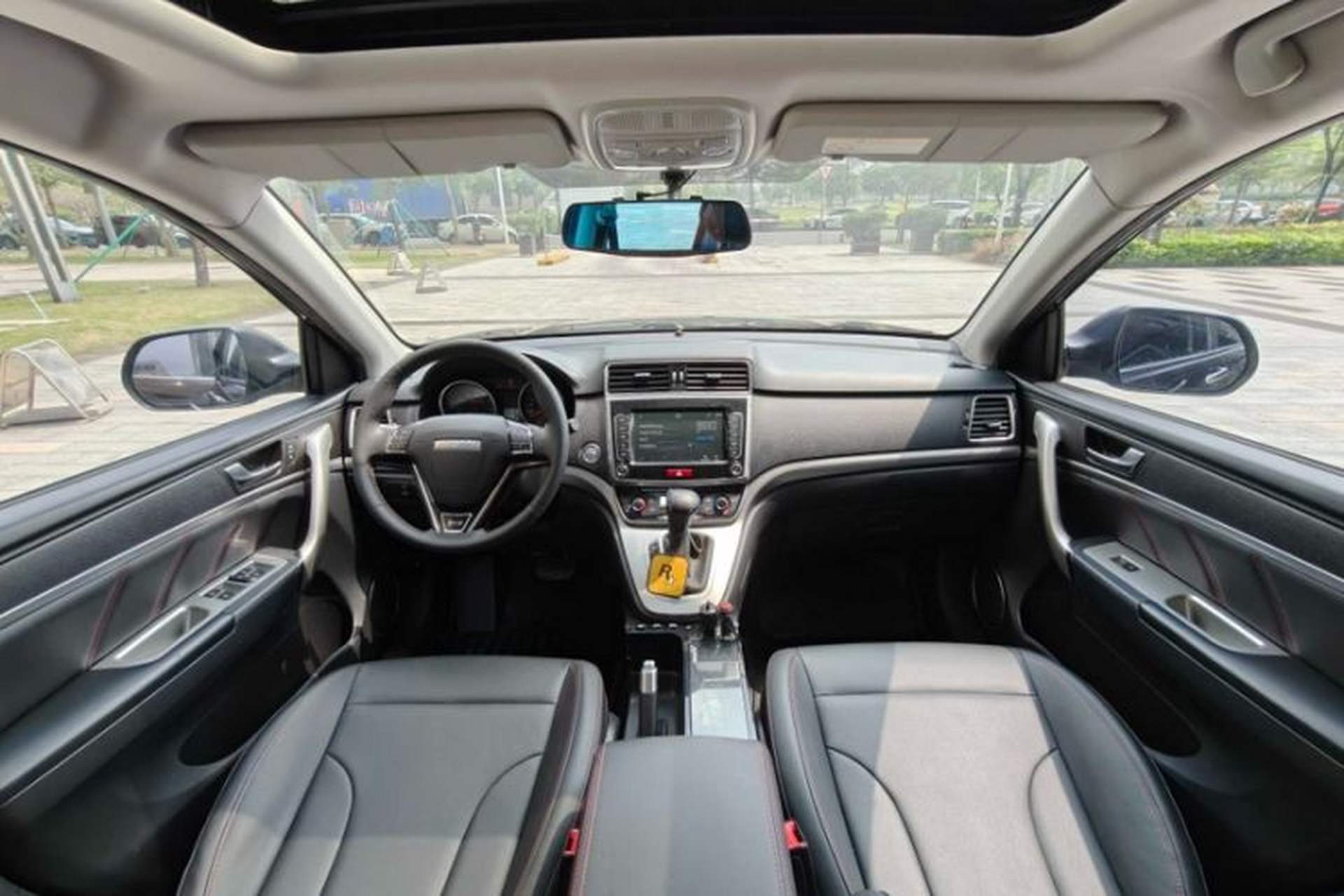 Used Haval M6 2019 1.5T DCT Two-Wheel Drive Elite Version China VI Standard Interior 4