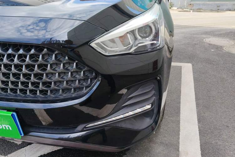 Used Haval M6 2019 1.5T DCT Two-Wheel Drive Value Edition China VI Standard Left Front Headlight