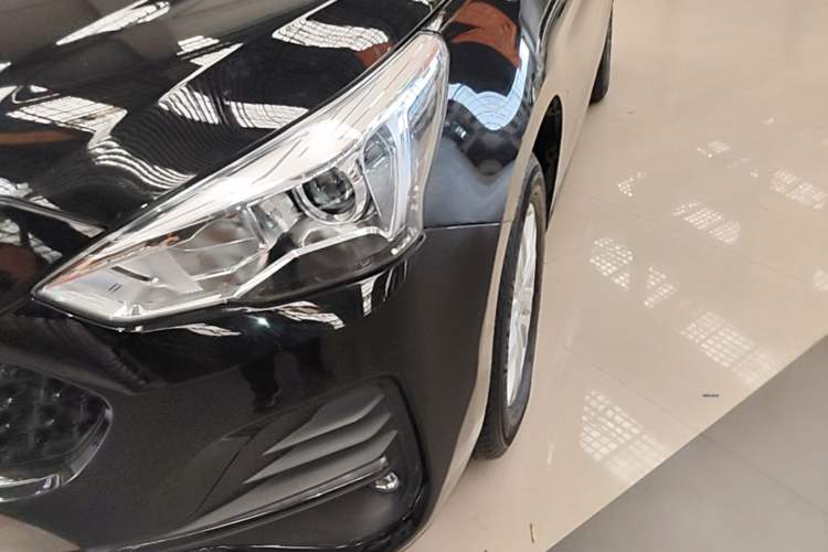 Used Haval M6 2019 1.5T DCT Two-Wheel Drive Elite Version China VI Standard Left Front Headlight