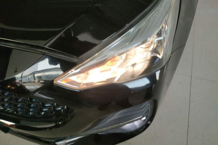 Used Haval M6 2019 1.5T Manual Two-Wheel Drive Elite Version China VI Standard Left Front Headlight