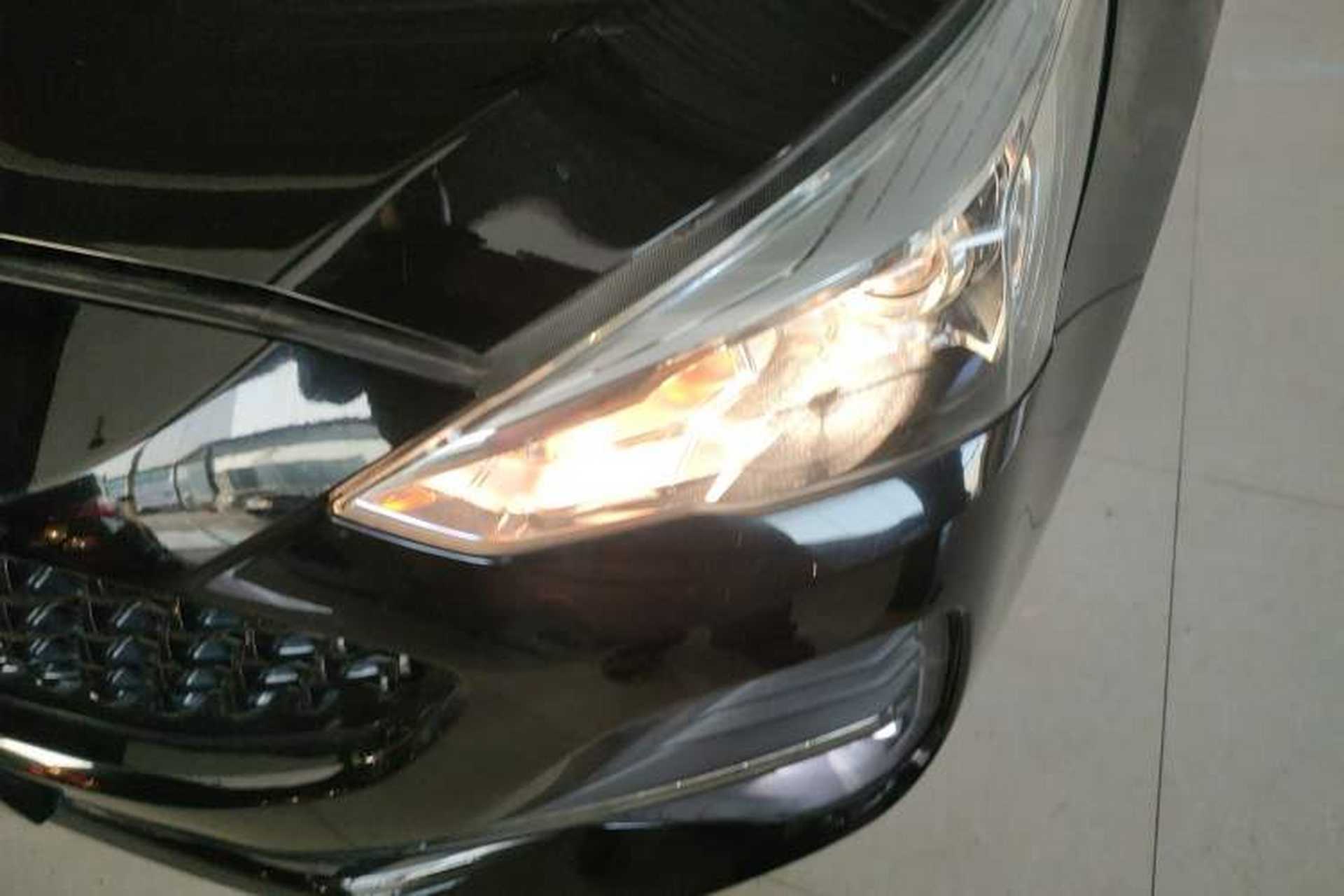 Used Haval M6 2019 1.5T Manual Two-Wheel Drive Elite Version China VI Standard Left Front Headlight