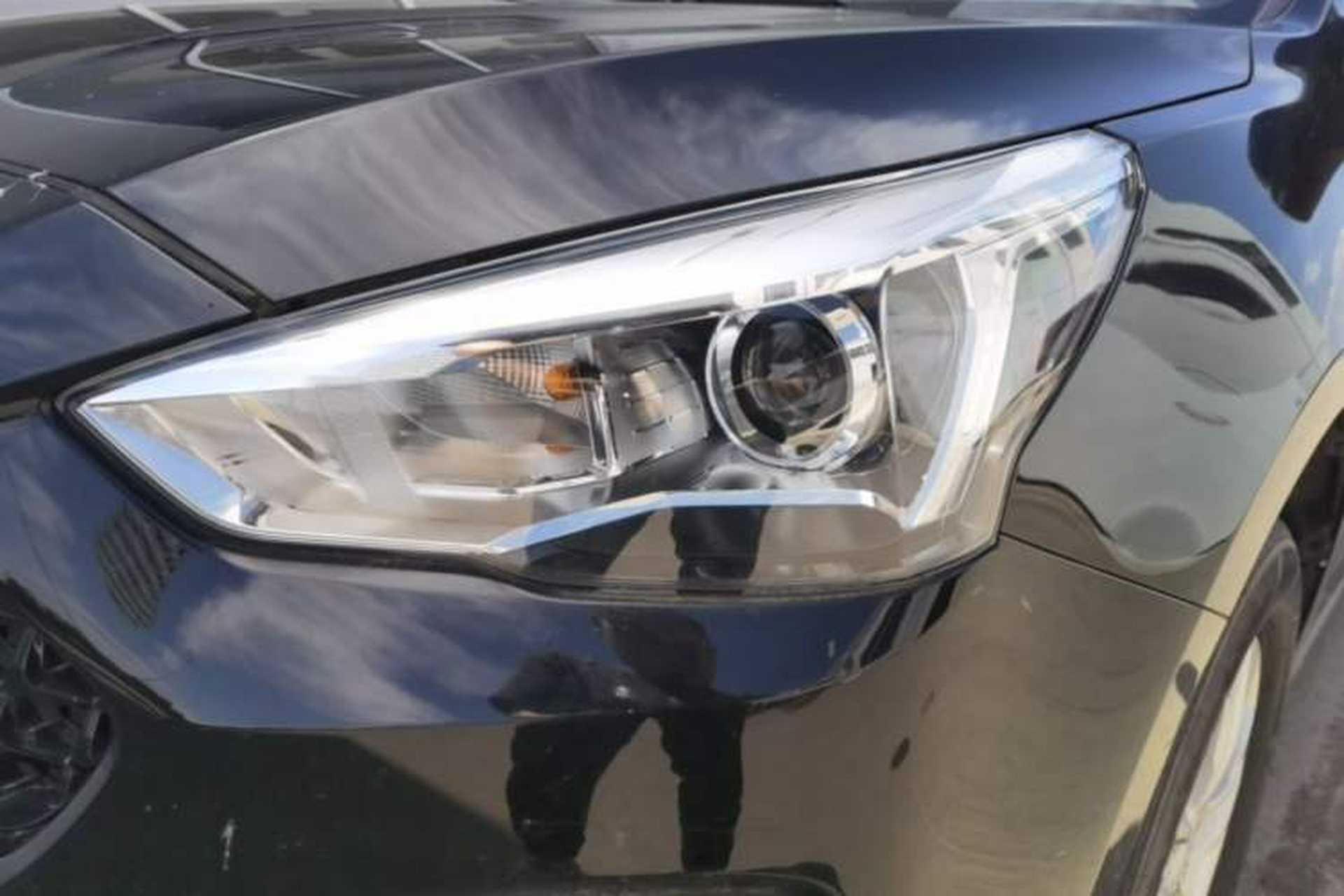 Used Haval M6 2019 1.5T Manual Two-Wheel Drive Elite Version China VI Standard Left Front Headlight