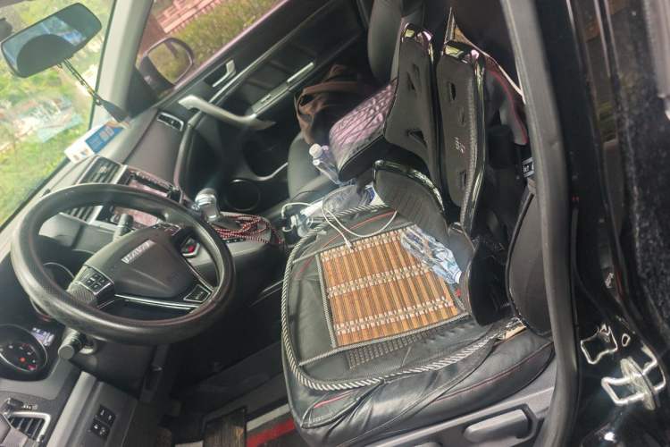 Used Haval M6 2019 1.5T DCT Two-Wheel Drive Value Edition China VI Standard Left Front Seat