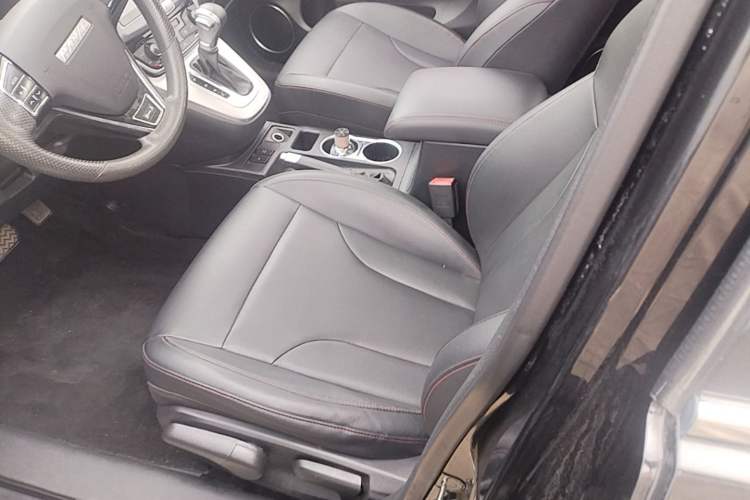 Used Haval M6 2019 1.5T DCT Two-Wheel Drive Value Edition China VI Standard Left Front Seat