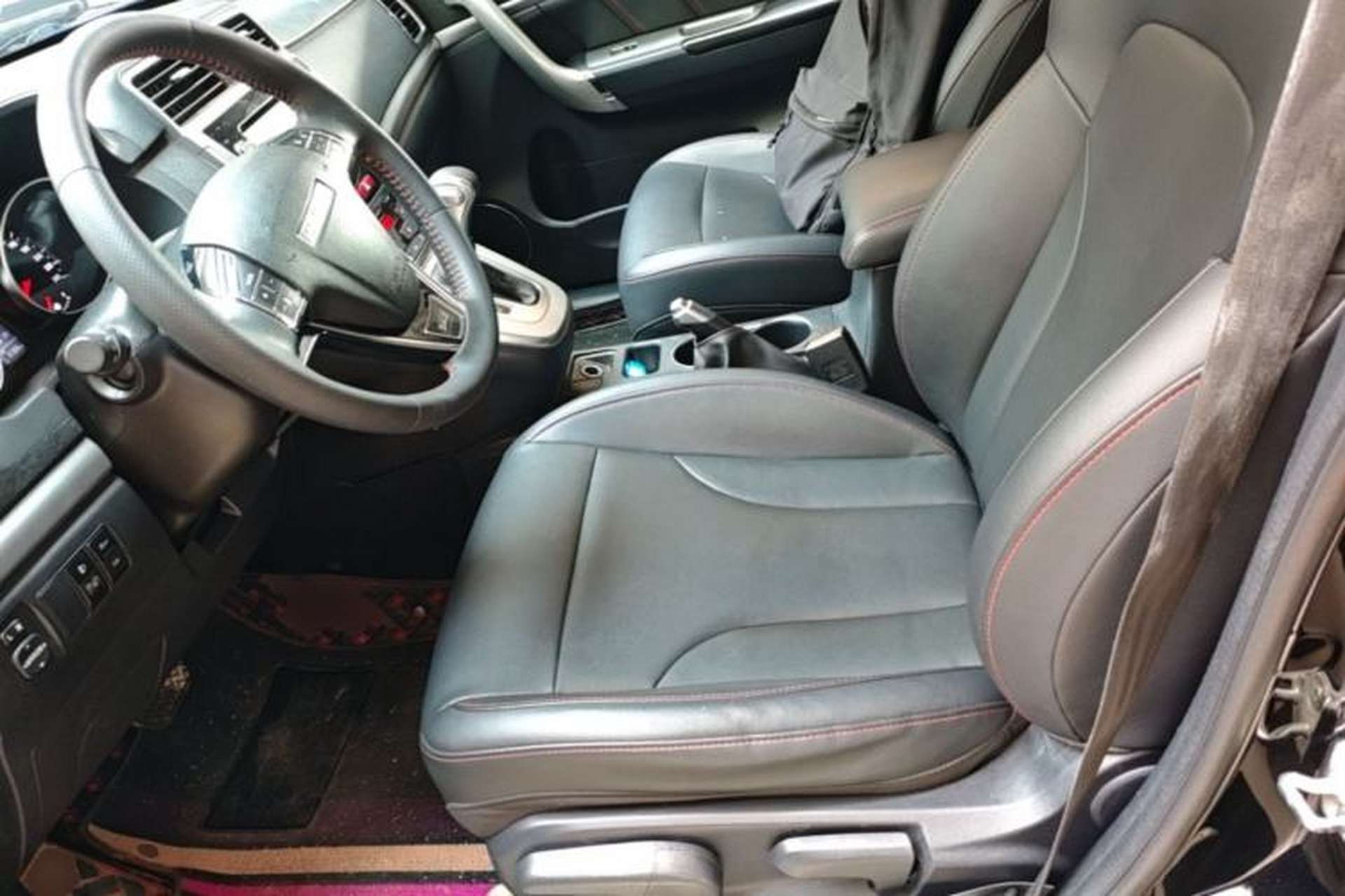 Used Haval M6 2019 1.5T DCT Two-Wheel Drive Elite Version China VI Standard Left Front Seat