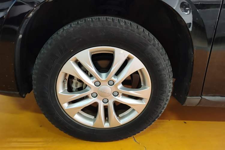 Used Haval M6 2019 1.5T DCT Two-Wheel Drive Value Edition China VI Standard Left Front Wheel Hub