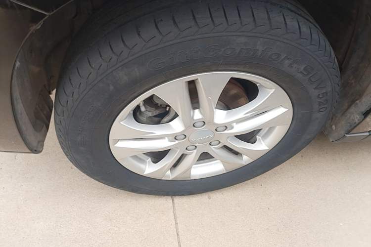 Used Haval M6 2019 1.5T DCT Two-Wheel Drive Value Edition China VI Standard Left Front Wheel Hub