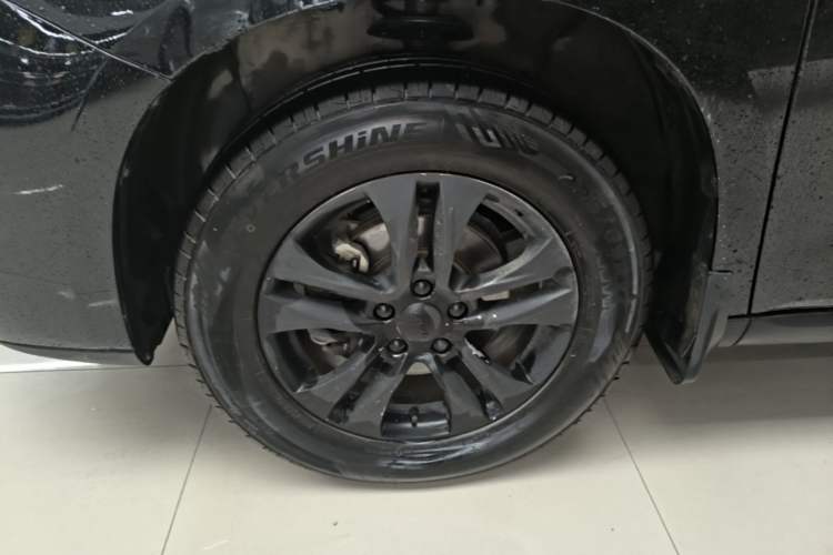 Used Haval M6 2019 1.5T DCT Two-Wheel Drive Value Edition China VI Standard Left Front Wheel Hub