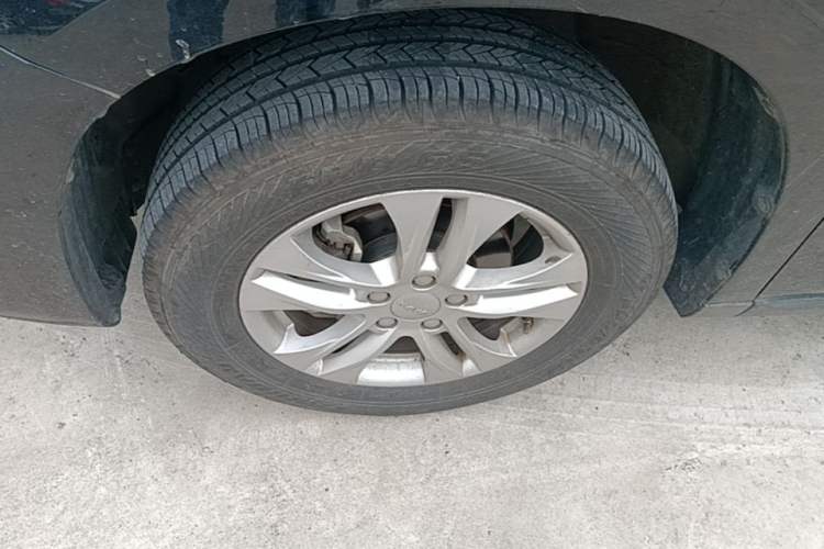 Used Haval M6 2019 1.5T DCT Two-Wheel Drive Value Edition China VI Standard Left Front Wheel Hub
