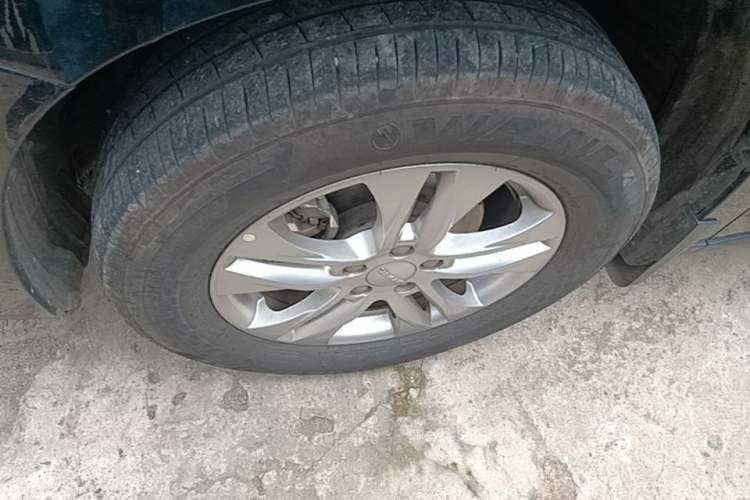 Used Haval M6 2019 1.5T Manual Two-Wheel Drive Elite Version China VI Standard Left Front Wheel Hub