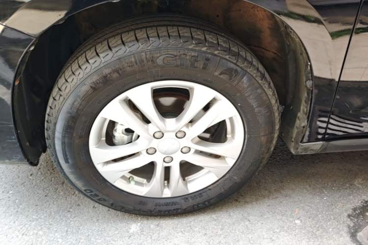 Used Haval M6 2019 1.5T DCT Two-Wheel Drive Elite Version China VI Standard Left Front Wheel Hub