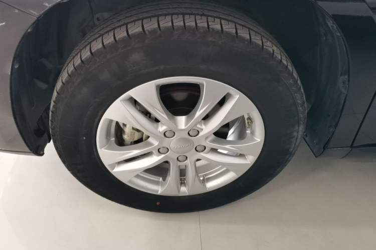 Used Haval M6 2019 1.5T DCT Two-Wheel Drive Value Edition China VI Standard Left Front Wheel Hub