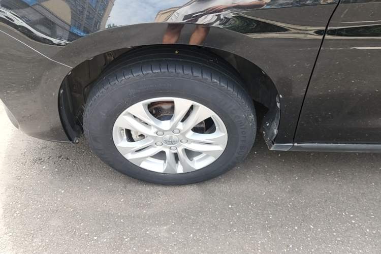 Used Haval M6 2019 1.5T Manual Two-Wheel Drive Elite Version China VI Standard Left Front Wheel Hub