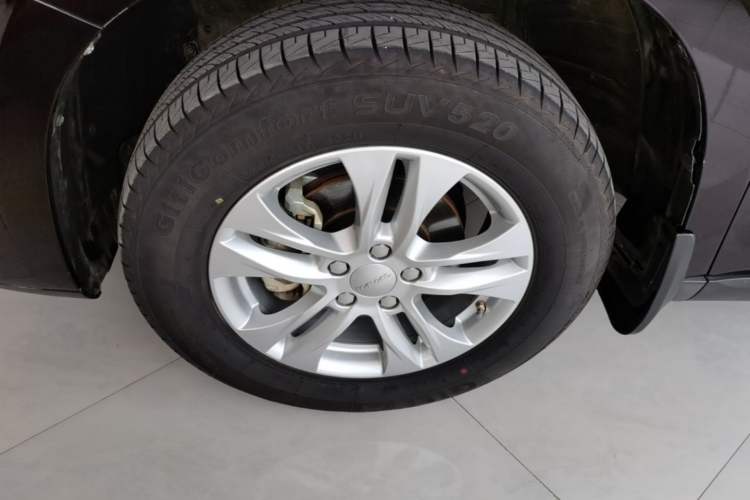 Used Haval M6 2019 1.5T Manual Two-Wheel Drive Elite Version China VI Standard Left Front Wheel Hub
