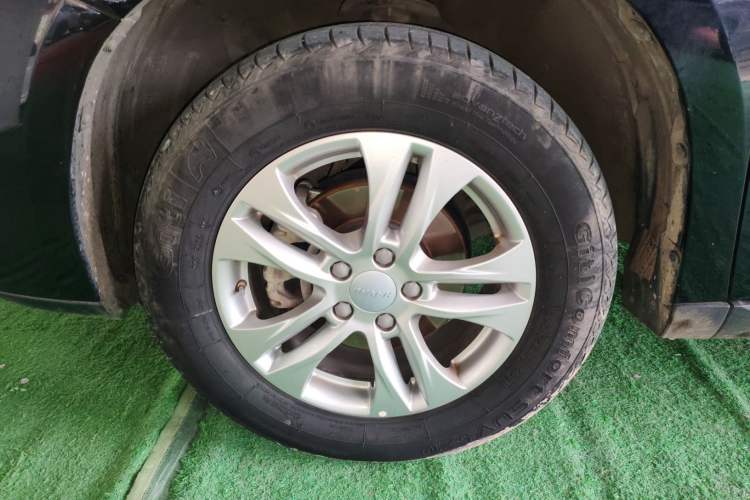 Used Haval M6 2019 1.5T DCT Two-Wheel Drive Value Edition China VI Standard Left Front Wheel Hub