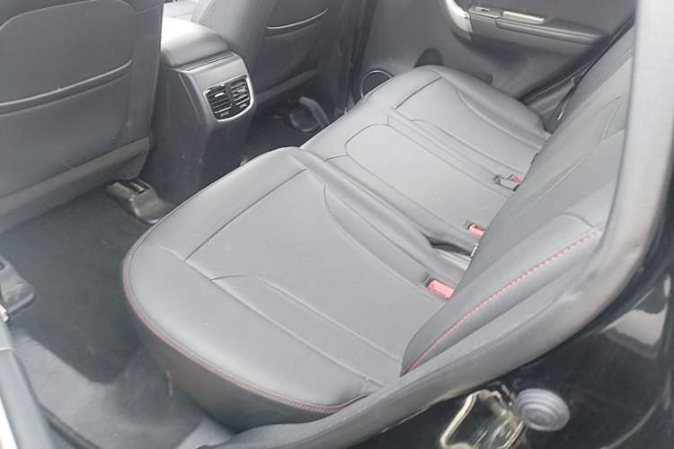 Used Haval M6 2019 1.5T DCT Two-Wheel Drive Value Edition China VI Standard Left Rear Seat