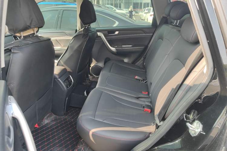 Used Haval M6 2019 1.5T DCT Two-Wheel Drive Elite Version China VI Standard Left Rear Seat