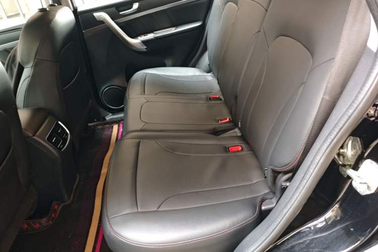 Used Haval M6 2019 1.5T DCT Two-Wheel Drive Elite Version China VI Standard Left Rear Seat
