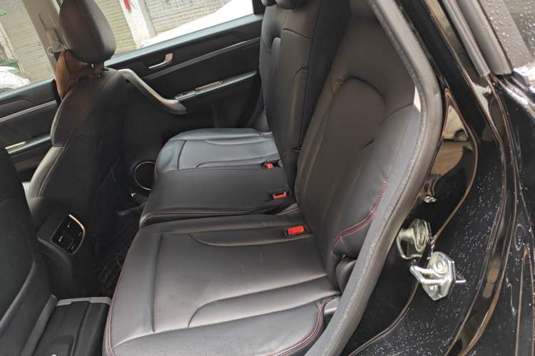 Used Haval M6 2019 1.5T Manual Two-Wheel Drive Urban Version China VI Standard Left Rear Seat