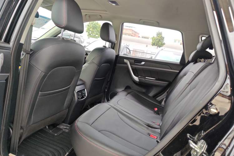 Used Haval M6 2019 1.5T DCT Two-Wheel Drive Elite Version China VI Standard Left Rear Seat
