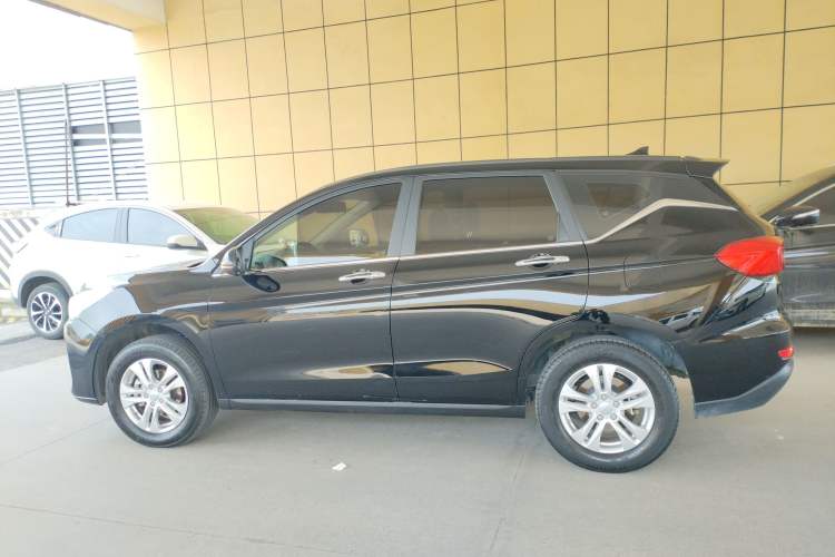 Used Haval M6 2019 1.5T DCT Two-Wheel Drive Value Edition China VI Standard Left Side