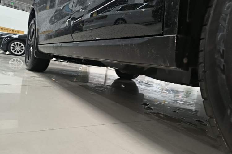 Used Haval M6 2019 1.5T DCT Two-Wheel Drive Value Edition China VI Standard Left Side Sill