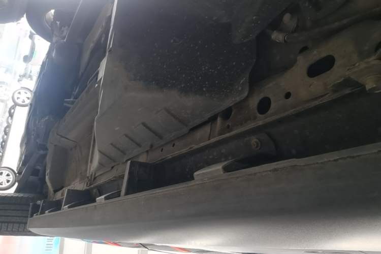 Used Haval M6 2019 1.5T DCT Two-Wheel Drive Value Edition China VI Standard Left Side Sill