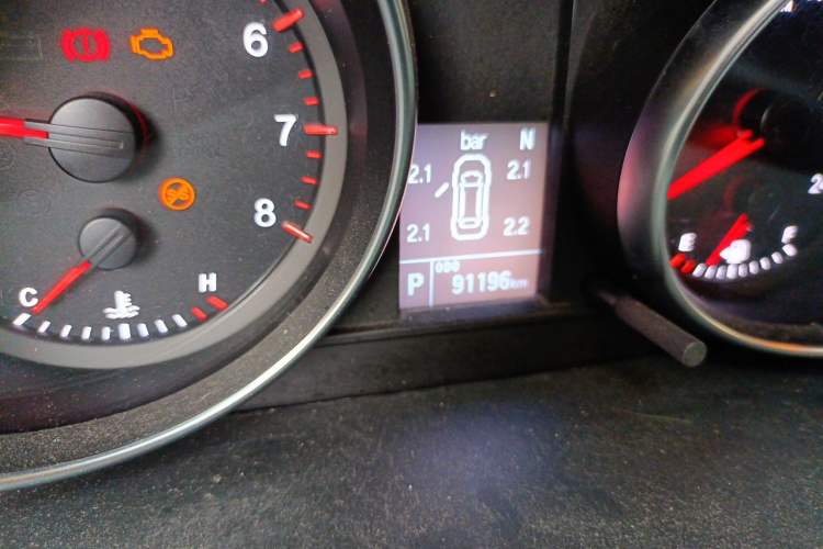 Used Haval M6 2019 1.5T DCT Two-Wheel Drive Elite Version China V Standard Odometer Close Up