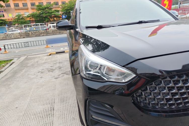 Used Haval M6 2019 1.5T DCT Two-Wheel Drive Value Edition China VI Standard Right Front Headlight