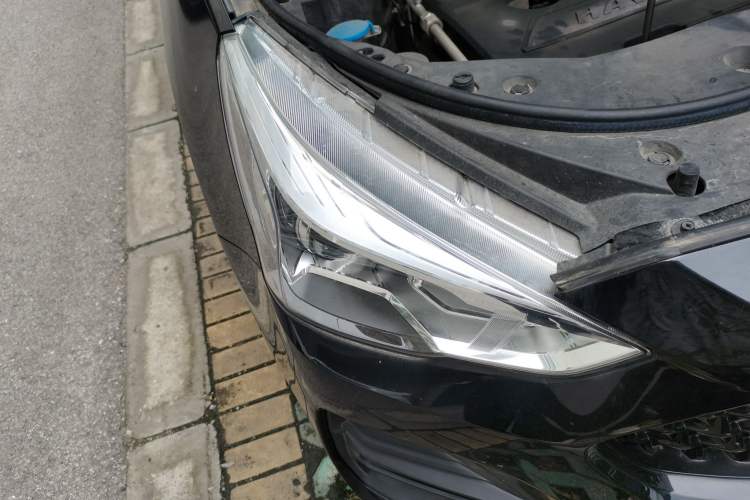 Used Haval M6 2019 1.5T Manual Two-Wheel Drive Elite Version China VI Standard Right Front Headlight