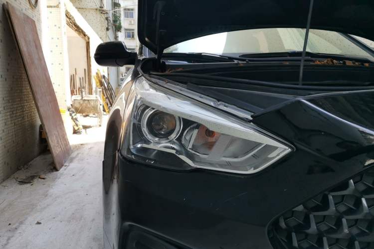 Used Haval M6 2019 1.5T DCT Two-Wheel Drive Elite Version China V Standard Right Front Headlight