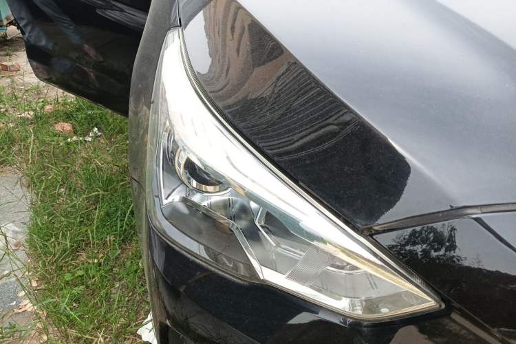 Used Haval M6 2019 1.5T Manual Two-Wheel Drive Urban Version China VI Standard Right Front Headlight