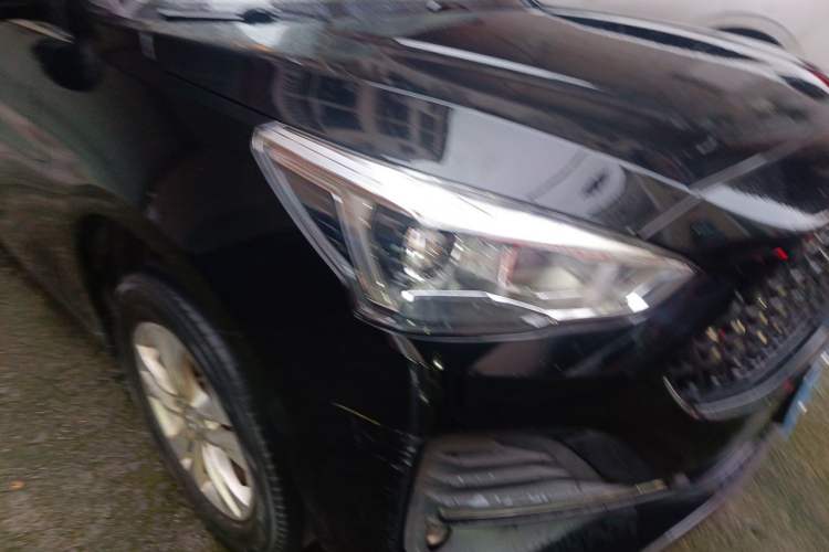 Used Haval M6 2019 1.5T DCT Two-Wheel Drive Elite Version China VI Standard Right Front Headlight